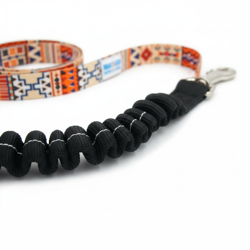 Dettaglio ammortizzatore bungee guinzaglio boho